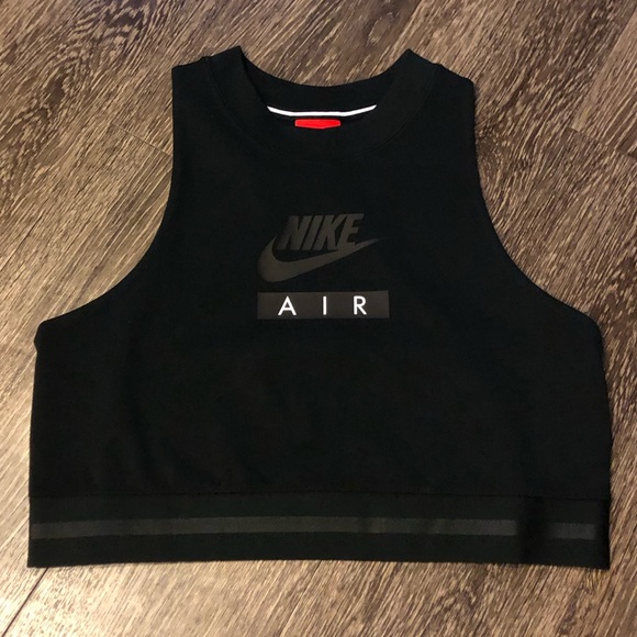 Nike Tops - Nike crop top